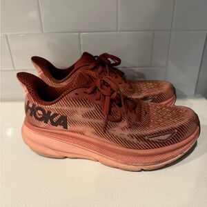 HOKAS Clifton 9